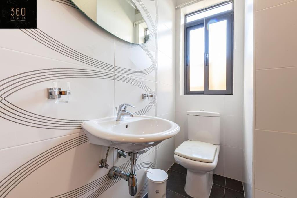 Comfortable Penthouse, Served With Lift, Wifi & Ac By 360 Estates Gzira 外观 照片