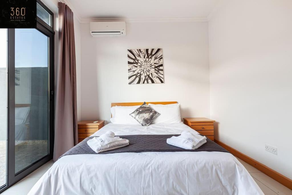 Comfortable Penthouse, Served With Lift, Wifi & Ac By 360 Estates Gzira 外观 照片