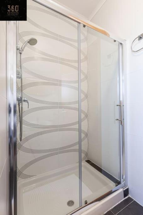 Comfortable Penthouse, Served With Lift, Wifi & Ac By 360 Estates Gzira 外观 照片