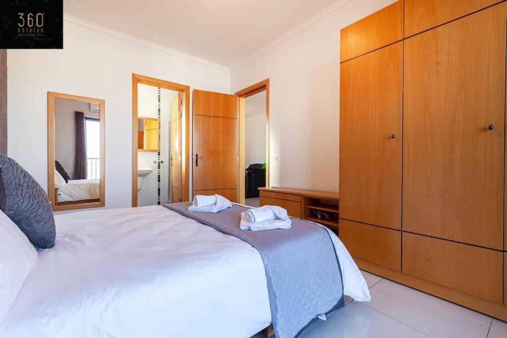 Comfortable Penthouse, Served With Lift, Wifi & Ac By 360 Estates Gzira 外观 照片