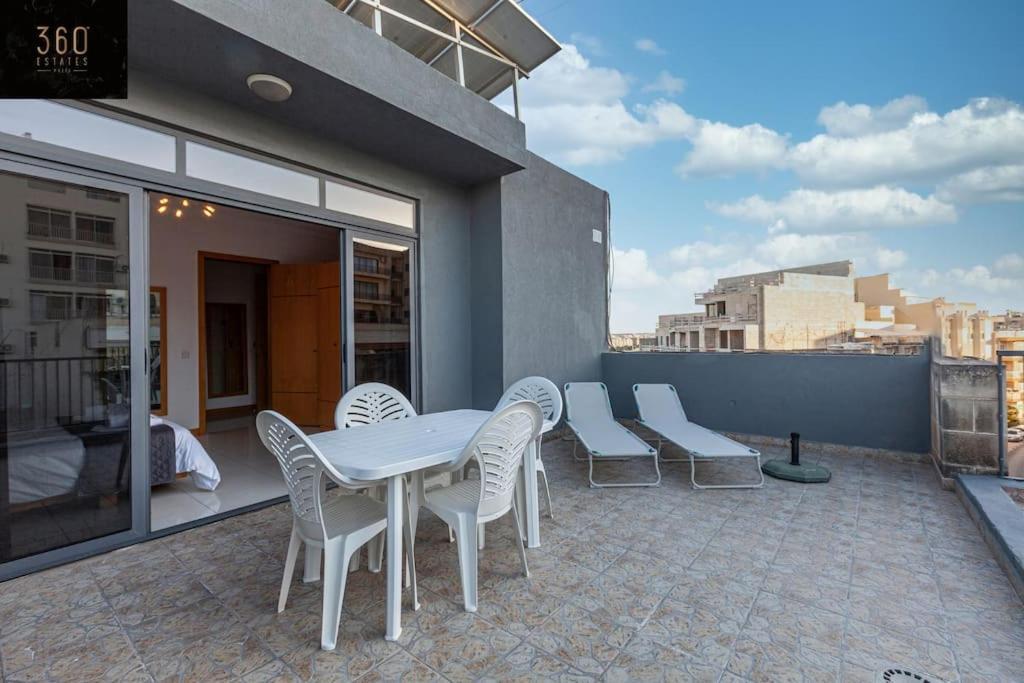 Comfortable Penthouse, Served With Lift, Wifi & Ac By 360 Estates Gzira 外观 照片